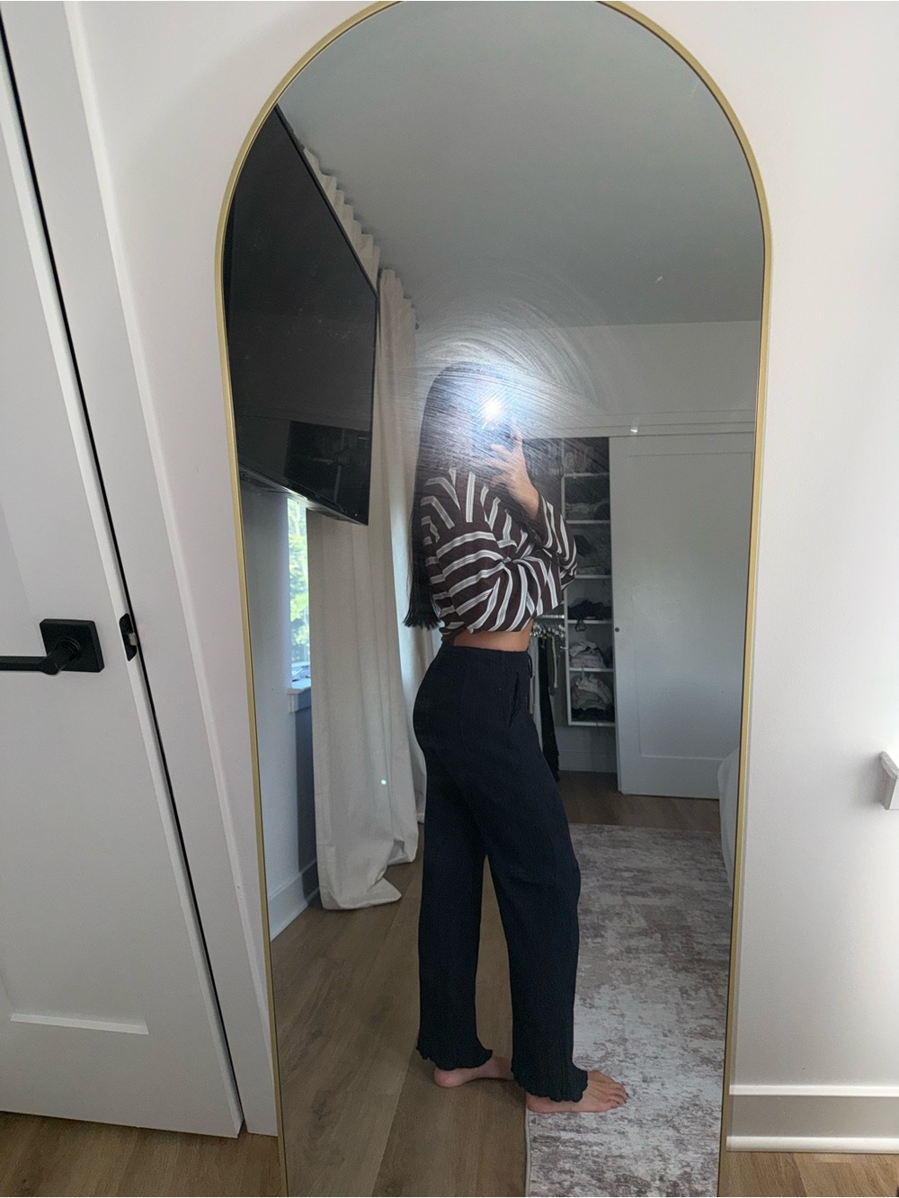 Abercrombie & Fitch Crinkle Textured Pull On Pant - Picture 7 of 7